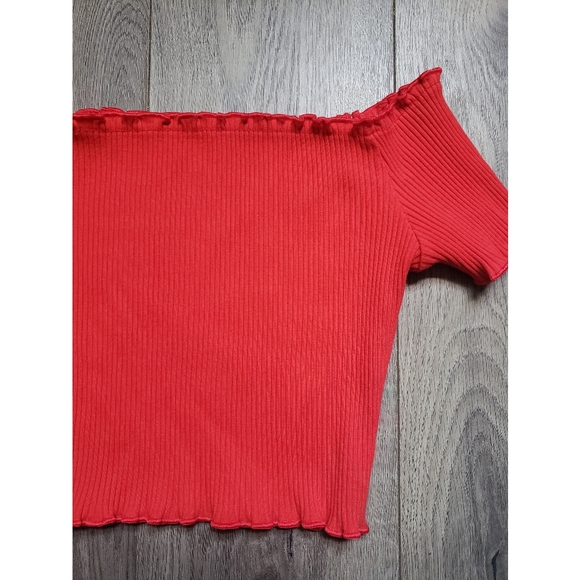 🤑 5/$10 Off Shoulder Ribbed Crop Top Small - Picture 2 of 2
